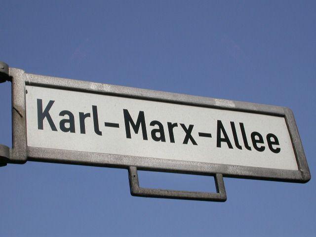 Karl-Marx-Allee 1-38 Panoma Alexander Luehrs Schlieperstrasse 70 13507 Berlin Telefon: +49 (30) 43 77 62 43 Fax: +49 (30) 43 77 43