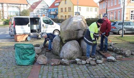 Beim Frühjahrsputz am Sprudelstein ist alljährlich ganze Arbeit gefragt.