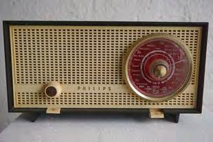 Historisches Radio im Kunststoffgehäuse 221 Radio Philips