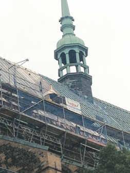 Die älteste der drei großen Pfarrkirchen in Stralsund wird derzeit aufwendig restauriert und das ist auch nötig.