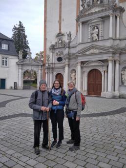 Drei-Generationen-Pilgern 11 Bericht Ursprünglich hatte ich vor, zusammen mit Marlies Fritsch auf den Spuren der Familienwallfahrt von St. Thomas (Kyll) bis Trier zu gehen.