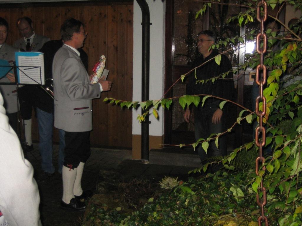 12.11.2009: Ständchen bei Frau Rechtenbacher zum 90.Geburtstag. Danach Musikprobe und danach Ständchen bei Josef Bühler in Neunstadt.