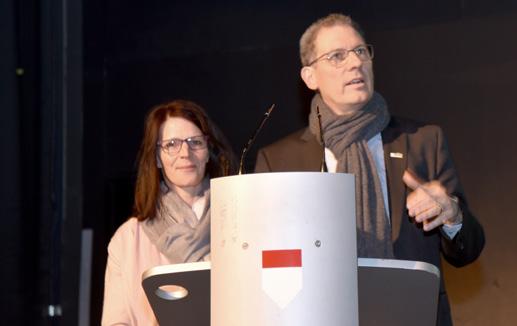 Graf-Recke-Stiftung mit neuem Ansatz für Demenz-Erkrankte Katja Petrilos und Pfarrer Markus Eisele Menschenwürde endet nicht mit Demenz!