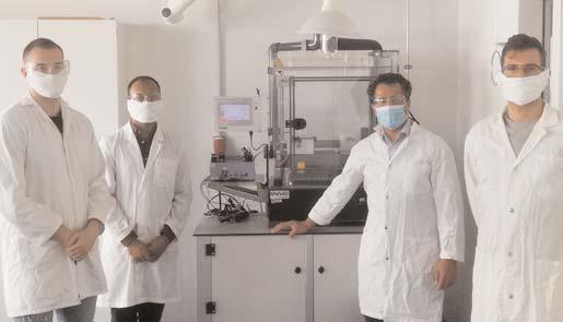 Beschichtung mit Nanofasern für Schutzmasken gegen das Coronavirus entwickelt Abermals zeigt sich die Hochschule Rhein-Waal im gemeinschaftlichen Kampf gegen das Coronavirus erfinderisch.