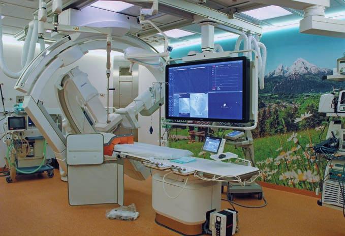 Die biplane Anlage mit Elektrophysiologie, die sich im Herzkatheterlabor im Erdgeschoss von Haus 3 befindet, kommt speziell bei Untersuchungen und Interventionen am Herzen zum Einsatz.