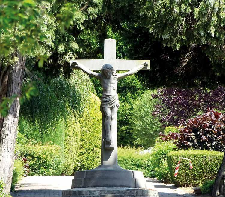 AUSBLICK 2021 SYNODENUMSETZUNG I Qualitätvolle Leitung von Begräbnisfeiern 2021 tritt das neue Rahmenkonzept für den Bestattungsdienst im Bistum Trier in Kraft.