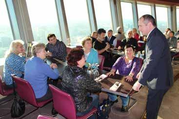 Landsmannschaft regional Mitglieder der KG Gelsenkirchen zu Besuch in Berlin (hier im Restaurant des Fernsehturms) mit dem Bundestagsabgeordneten Oliver Wittke. in der ehemaligen Sowjetunion weckte.