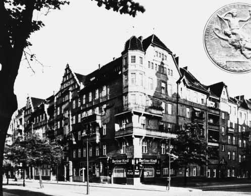 Ästhetische Nachhaltigkeit Proskauer Straße mit Goldmedaille Den wohnreformerischen Höhepunkt bildete die 1897 98 errichtete und ebenfalls von Alfred Messel entworfene dritte Siedlung der