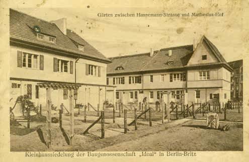 Baukultur und genossenschaftliche Identität Erst die 1902 in Berlin gegründete Deutsche Gartenstadtgesellschaft DGG, die bald so bekannte Mitglieder wie Adolf Damaschke, Franz Oppenheimer, Heinrich