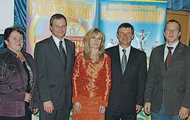 Josef Hummer, Pauline Hannl, Annemarie Buchberger und Erwin Wolfschwenger wurden stellvertretende Landesvorsitzende.