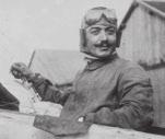 KUNSTFLUG 1 3 2 4 1: Adolphe Pegoud und Pjotr Nestero waren die ersten Kunstflieger der Geschichte und flogen bereits 1913 einen Loop 2: Segelkunstflug mit einer Swift S-1, hier während der