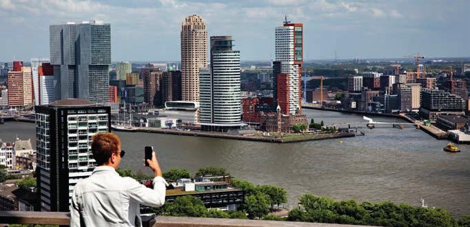 Rotterdam seit 1988 Blick auf die Skyline von Rotterdamm. Foto: Iris van den Broek Der Künstleraustausch mit je zweimonatigen Aufenthalten in der Partnerstadt ging auch 2019 erfolgreich weiter.