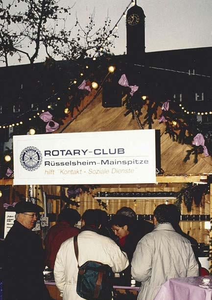 1987 1988 Aktive Freundschaft in Rotary Präsident: Franz Kraus Ausbau der Hilfsprogramme für die Borngrabenschule Rüsselsheim, das Hessische Flüchtlingslager Hochheim und die Klinik für