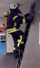 - 8 - Einsatzabteilung - 9 - Einsätze 2015 Jahresbericht der Einsatzabteilung der Freiwilligen Feuerwehr Darmstadt Wixhausen Im Berichtsjahr leisteten wir 3243 Stunden ehrenamtliche Hilfe bei Bränden