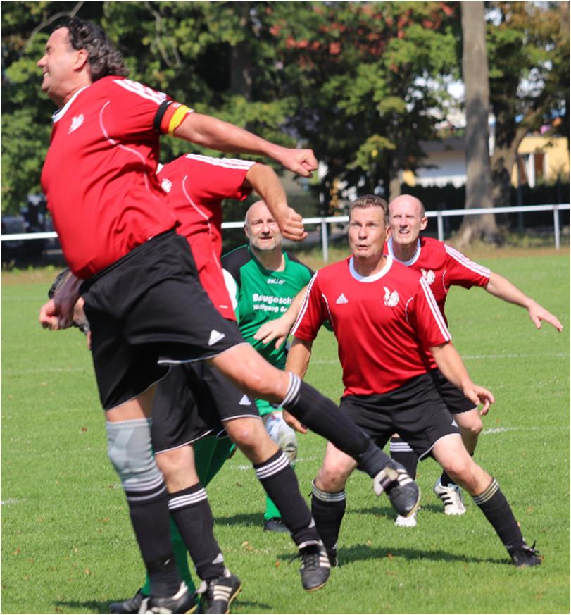 Kreispokalhalbfinale SG Michendorf, 5:3 Auch das Spiel gegen die SG Michendorf Ü50 fand in Ketzin statt war zugleich das Spiel um die