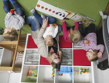 In Alsdorf sind Tagesmütter in fast allen Von Birgit Becker-Mannheims Spielen, basteln, malen, singen oder Bücher entdecken sind nur fünf Tätigkeiten einer Tagesmutter in der Kindertagespflege.