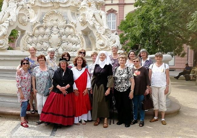 Arbeitskreise (AK), Arbeitsgruppen (AG) und Projektgruppen: AK Frauen stärken Gewalt überwinden Sprecherin des AK ist Rita Monz und die Stellvertretung hat Marlies Plein inne.