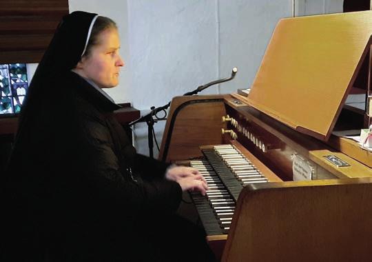 Erlöser (Niederbronner Schwestern) gegeben. Sr. Sofie lebt ihre Berufung in der Gemeinschaft im St. Josefshaus in Nürnberg im Dienst als Kirchenmusikerin.