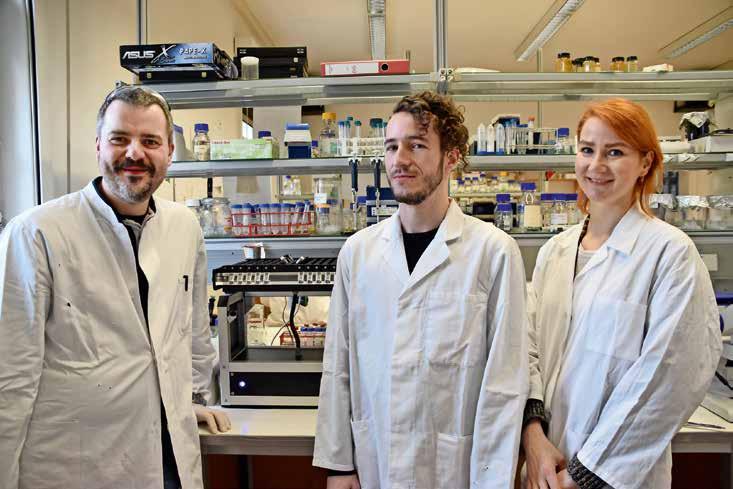 TIHO forschung Dr. Jens Hauslage (links) mit Moritz Schmidt und Sarah Rolfes.