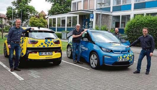 Foto: p Umweltfreundliches Autofahren mit der Maingau Energie GmbH Stadtverwaltung nutzt nun zweites Elektroauto Obertshausen (red) Elektrisch und umweltfreundlich in Obertshausen unterwegs: Die