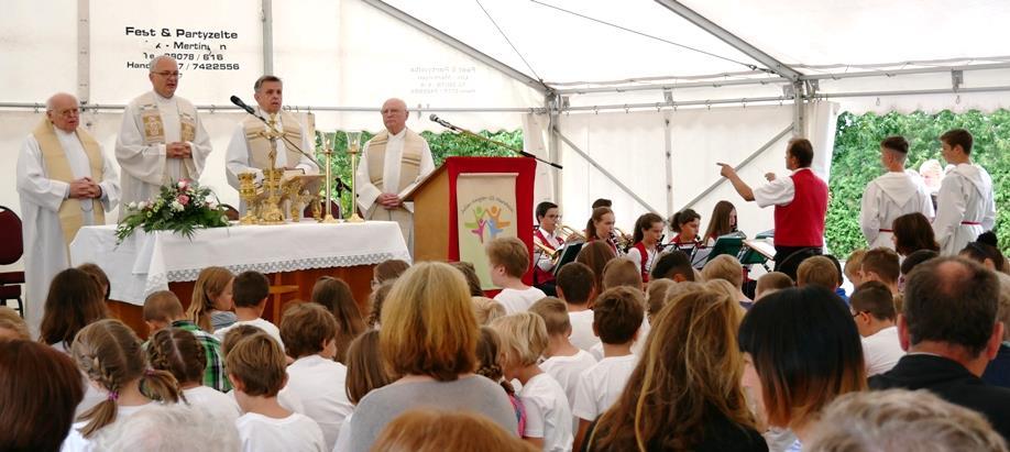 Aktionen der Julian-Knogler-Grundschule im Juli 2019 Feier des 50-jährigen Schuljubiläums Am Sonntag, den 14.