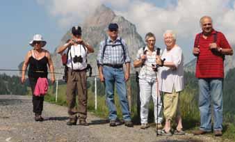 Dies ergab natürlich auch verschiedene Ansprüche an die Wanderer und so marschierte die Gruppe FIT (24 Teilnehmer) 5 Stunden, die Gruppe RELAX (8 Teilnehmer) 2 Stunden und die Gruppe GOURMANDS (6