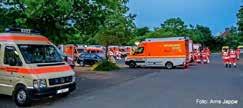 12 Helferinnen und Helfer mit zwei Rettungswagen, einem Krankentransportwagen, einem Großkrankenwagen sowie dem Gerätewagen Sanität setzten sich zeitnah in Richtung Neustadt in Bewegung.