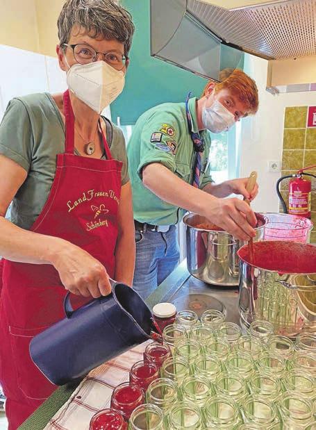 14. Juli 2021 Schönberger Pfadfinder starten mit Tagesaktionen und viel Erdbeermarmelade in die Sommerferien zu kochen.
