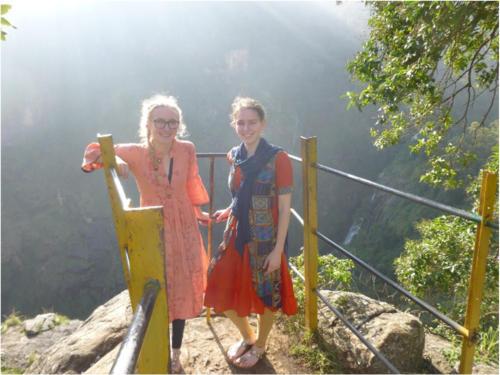 MLS-Forum Indien Aus dem Abiturjahrgang 2019 haben Katharina Meyer und Katharina Steinmann die mutige Entscheidung getroffen, in Tamil Nadu in Südindien einen Freiwilligendienst zu absolvieren.