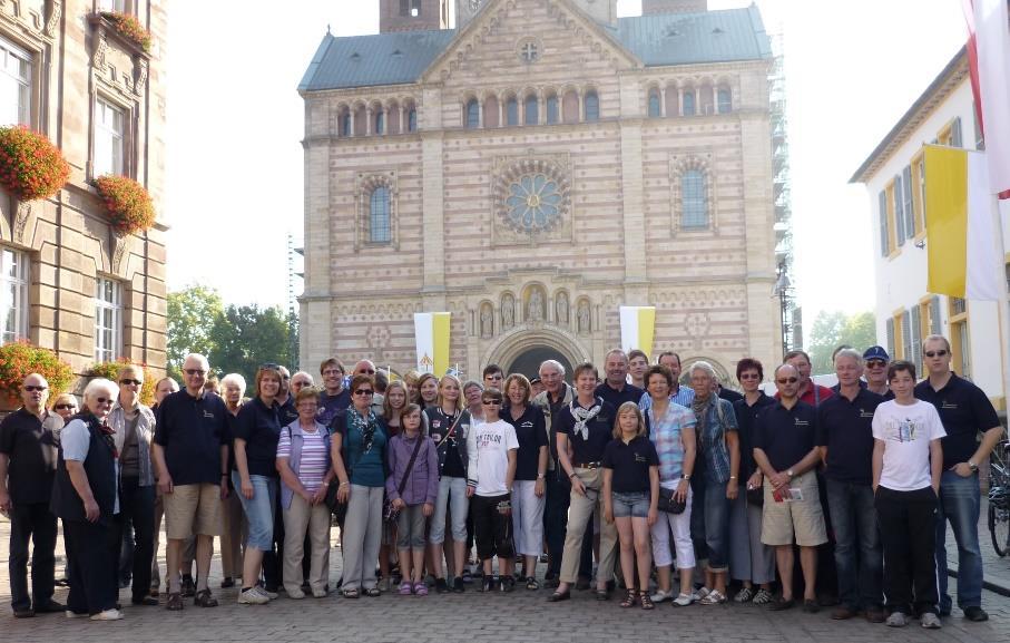 Vor dem Dom zu Speyer 2011: