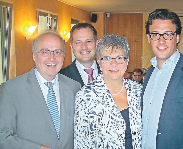 r. 31 30. Juli 2015 Budenheim eite 8 Helga Lerch startet Wahlkampf FDP-Kandidatin stellte sich in Budenheim vor Budenheim. m 13.