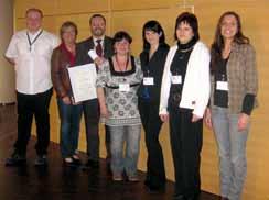 Demenz-Pflegepreis 2010 geht nach Chemnitz Große Freude über den Ersten Platz beim Gerontopsychiatrischen Team der Klinik für Psychiatrie, Verhaltensmedizin und Psychosomatik,,Pflege für die