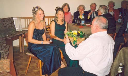 Ortsgruppe Bad Neuenahr-Ahrweiler Barbarafeier 2004 Nach alter Tradition wurde am 4. Dezember 2004 wieder der Namenstag unserer Schutzpatronin St. Barbara gefeiert.