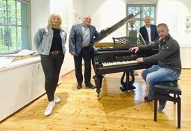 Alexander Gerdanovits, Manuela Krassnitzer (Kulturamt) und Alexander Langer (Klavierhaus Langer) genossen bereits das feine Ambiente.