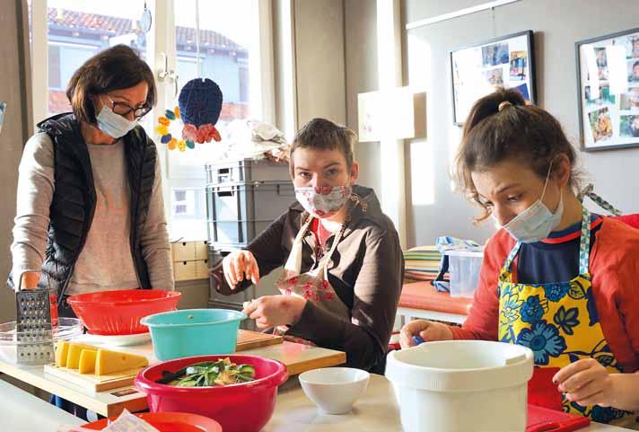 St. Christoph Experiment Küche Immer mittwochs begeben sich die Schüler auf Entdeckungsreise rückwärts. Wie kommt der Pudding in die Milch?