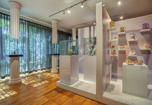 Neu zu sehen ist Helmut Drexlers Leidenschaft für Porzellan experimentierfreudig und eindrucksvoll in 120 farbexplosiven Objekten.
