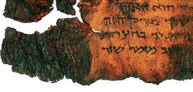 5941, das als Handhabung des Gottesnamens eine Kontraktions-Abkürzung darstellt, findet sich diese Form auch in einigen Fragmenten der Kairoer Geniza, so