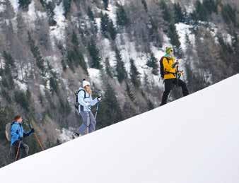 Beliebt sind unter anderem die geführten Schneeschuh-Trekking-Touren zu Steinbock und Co. Treffpunkt (ab 19. Dezember): Jeden Dienstag um 9:15 Uhr bei der Talstation Großglockner Bergbahnen.