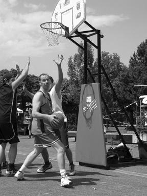 Gronau Streetbasketball-Turnier: Gute Spiele, schwache Resonanz Nur 37 Teams bei zwölfter Veranstaltung der NRW-Tour in Gronau am Start/Sieger für Landesfinale qualifiziert -kvb- Gronau.