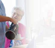 Lernen Sie das Beste aus zwei Welten kennen: Seniorenzentrum Mittelbiel verbindet die Sicherheit des Pflegeheims mit der