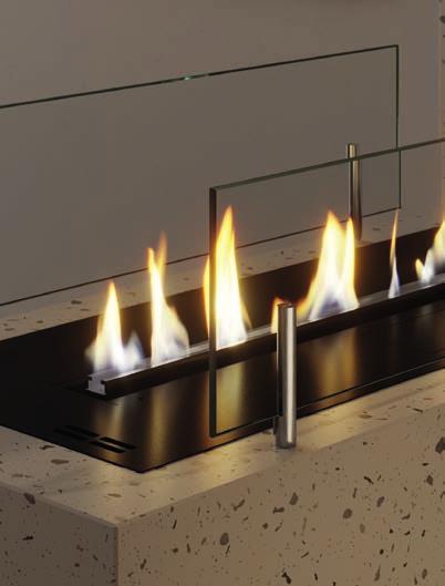 LINE+ IM EINSATZ Kreatives Feuer-Design: Zentral im Raum platziert, entfaltet das beeindruckende Flammenspiel eines Deko-Feuers seine ganze Magie.