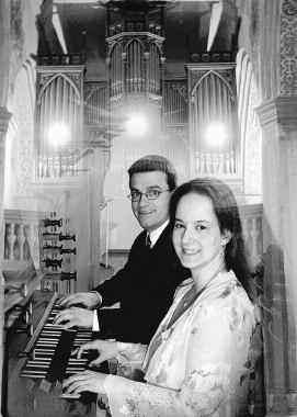 - 8- Eine kleine Nachtmusik - Mozart für Orgel vierhändig Ein außergewöhnliches Orgelkonzert mit vier Händen am Sonntag, dem 30.