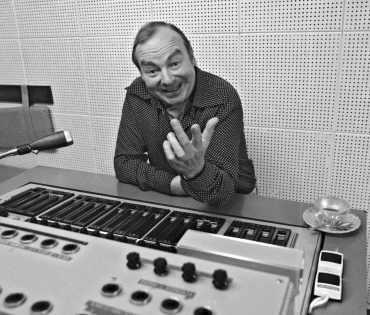 Hermann Hoffmann Hermann Hoffmann - Radiomoderator, Musiker und Komiker - Hermann Hoffmann (* 22. Februar 1928 in Heilbronn; 8. April 1997) war ein deutscher Radiomoderator, Musiker und Komiker.
