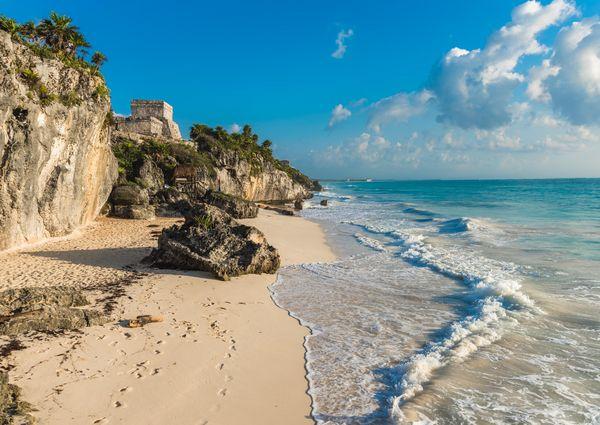 Riviera Maya Kilometerlange Sandstrände, kristallklares Wasser, vorgelagerte Korallenriffe, historische Ruinenstätte und ein ausgeglichenes tropisches Klima - das ist die Riviera Maya!
