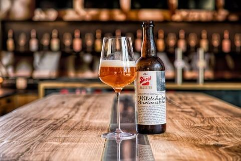 The house beer, which is deeply rooted in Salzburg's brewing tradition, incidentally an organic beer, offers the beer connoisseur a very special variety of special brew-fresh varieties that combine