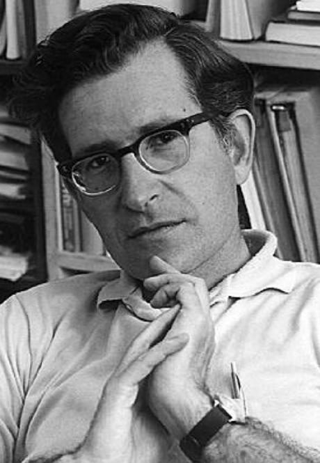 Exkurs Wofür braucht man eigentlich Grammatiken und Berechnungsmodelle wie endliche Automaten oder Turingmaschinen? Die Chomsky-Hierarchie wurde 1956 von dem Linguisten Noam Chomsky entworfen.