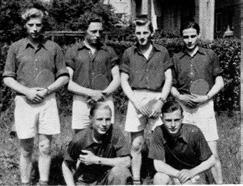 ursprünglich aus zwei verschiedenen Schwerter Vereinen hervor. TTC Blau-Weiß Schwerte 1945 Die Geburtsstunde des Schwerter Tischtennis-Sports schlug im Herbst 1945 im Friseursalon von Anton Homann.