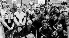Internationale Begegnungen 1989 - Waliser in Schwerte Die Schwerter Spielerinnen und Spieler zusammen mit den Gästen aus Bethune in der Halle am Stadtpark.
