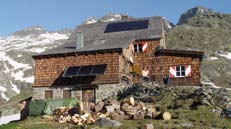 322m, 6 h; Lienzer Hütte, 1.977m, 3 h; Elberfelder Hütte, 2.340m, 4 h; Wangenitzseehütte, 2.