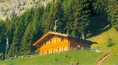 südtirol D o l o m i t e n, S c h l e r n m a s s i v Schlernbödelehütte 1.726m AVS 1998 3 TOUREN: Schlern, 2.564m, 2 h 30 min; Burgstall, 2.515m, 3 h 30 min; Roterdspitze, 2.